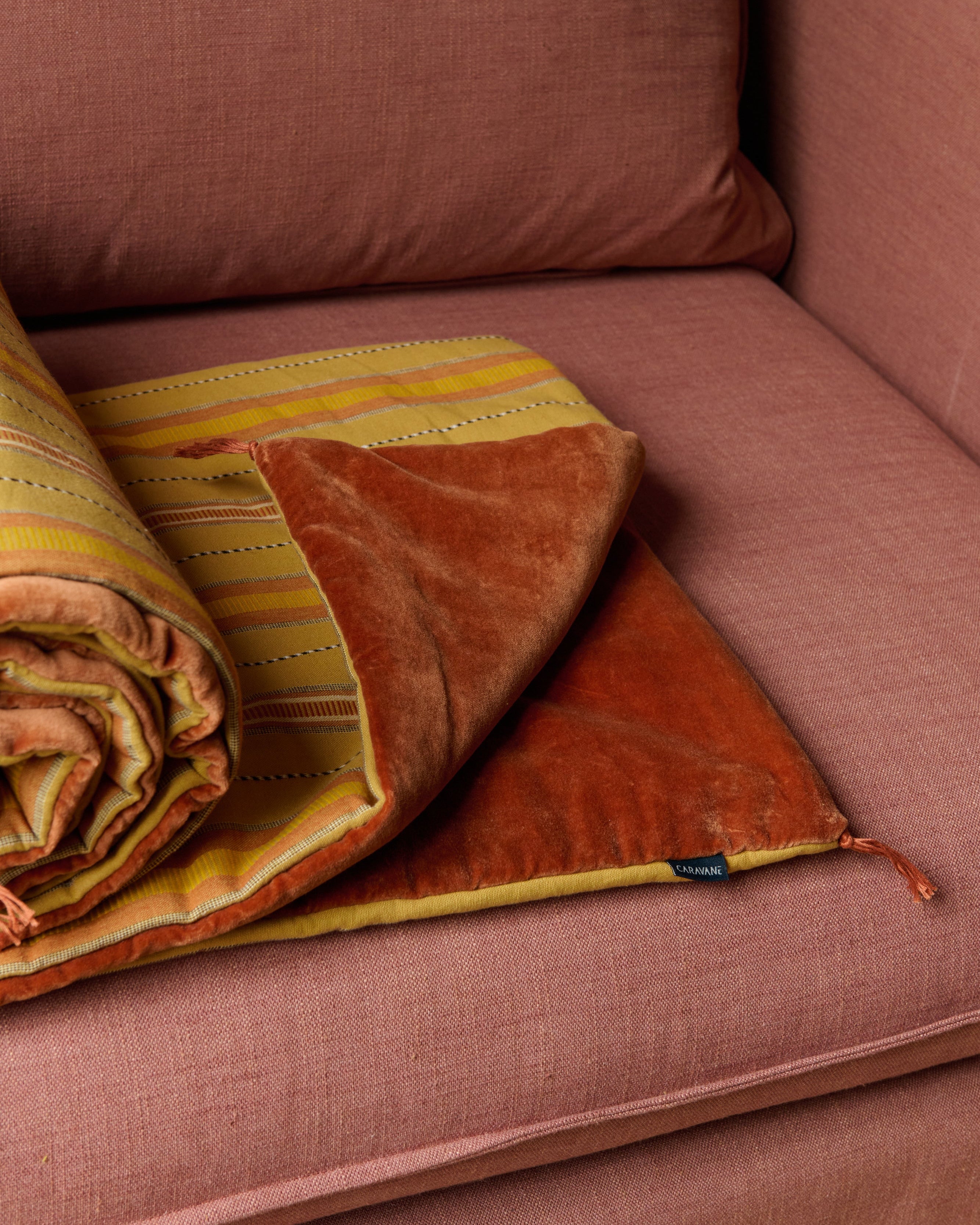 Throws and sofa covers – Caravane