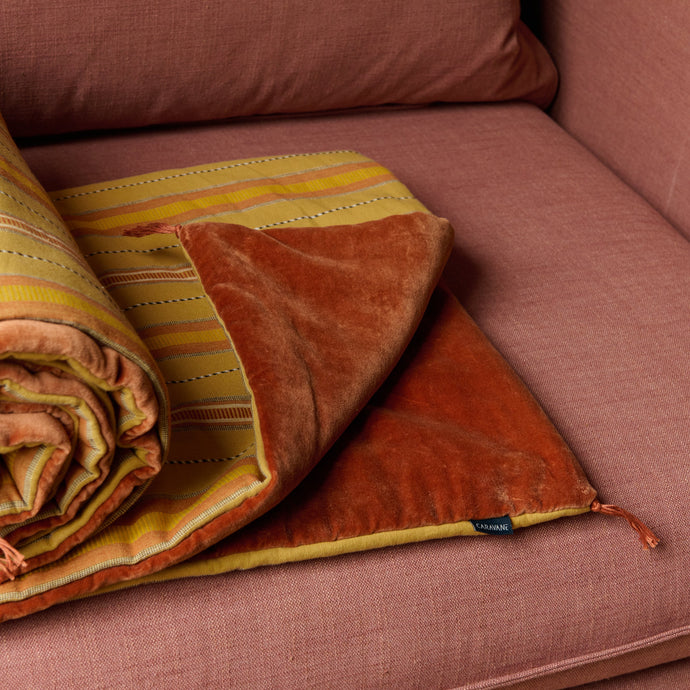 Sofa cover pour canapé en coton et velours lavé en couleur Sarrasin