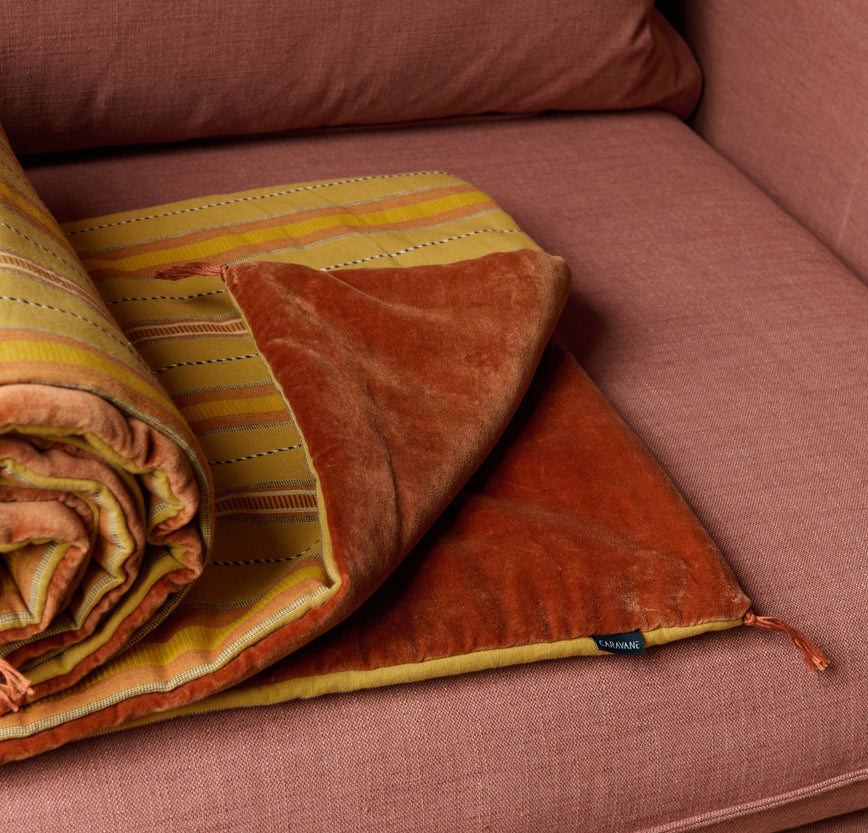 Sofa cover pour canapé en coton et velours lavé en couleur Sarrasin