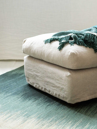 Tapis Adao en jute et lin tons bleu Lac 