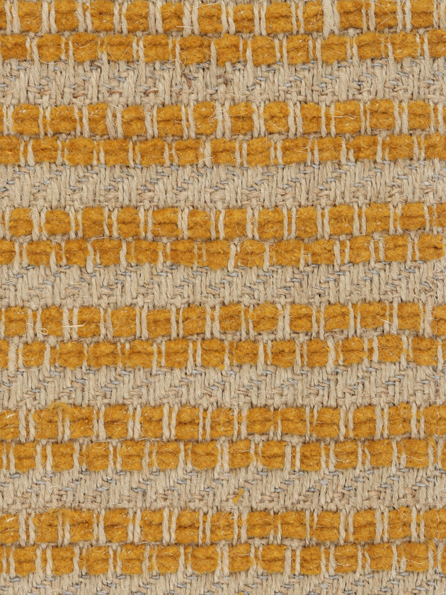 Détail du tissu Phylo en jute et coton avec sa double rayure en fil de coton couleur Curcuma