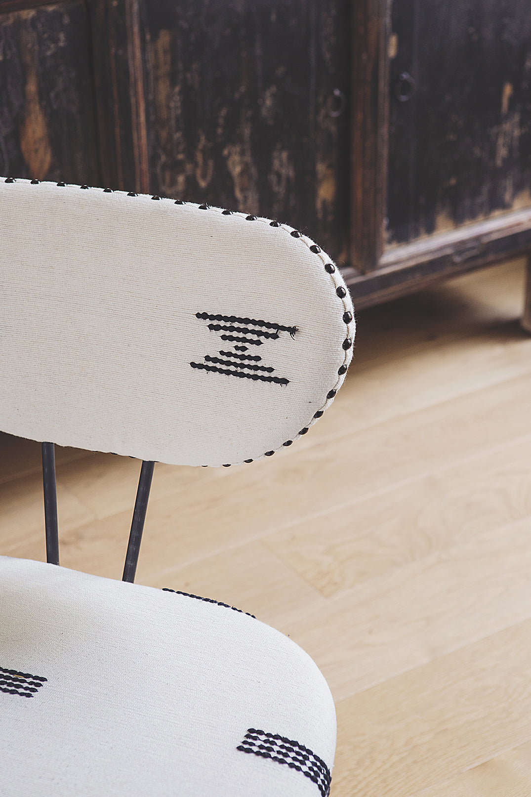 Chaise de table à manger avec une grande assise, tissu personnalisable