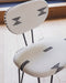 Chaise blanche avec une grande assise pour votre table de salle à manger