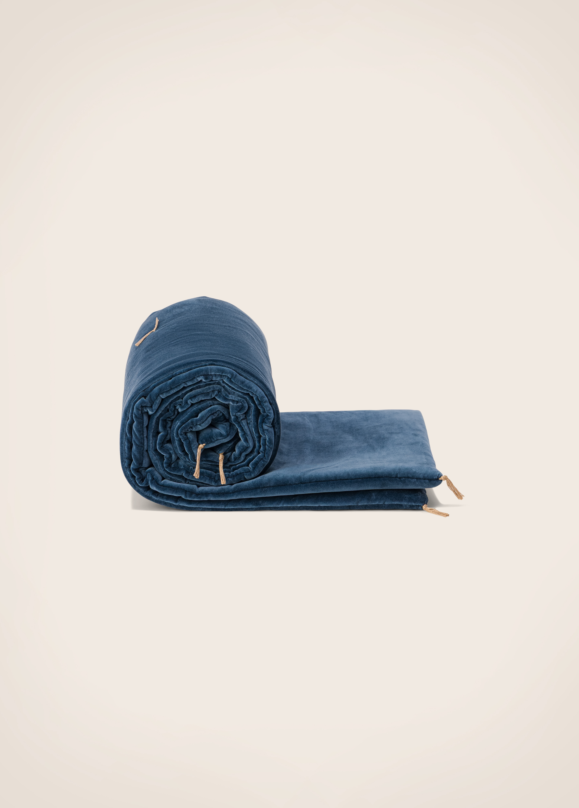Washed velvet sofa cover