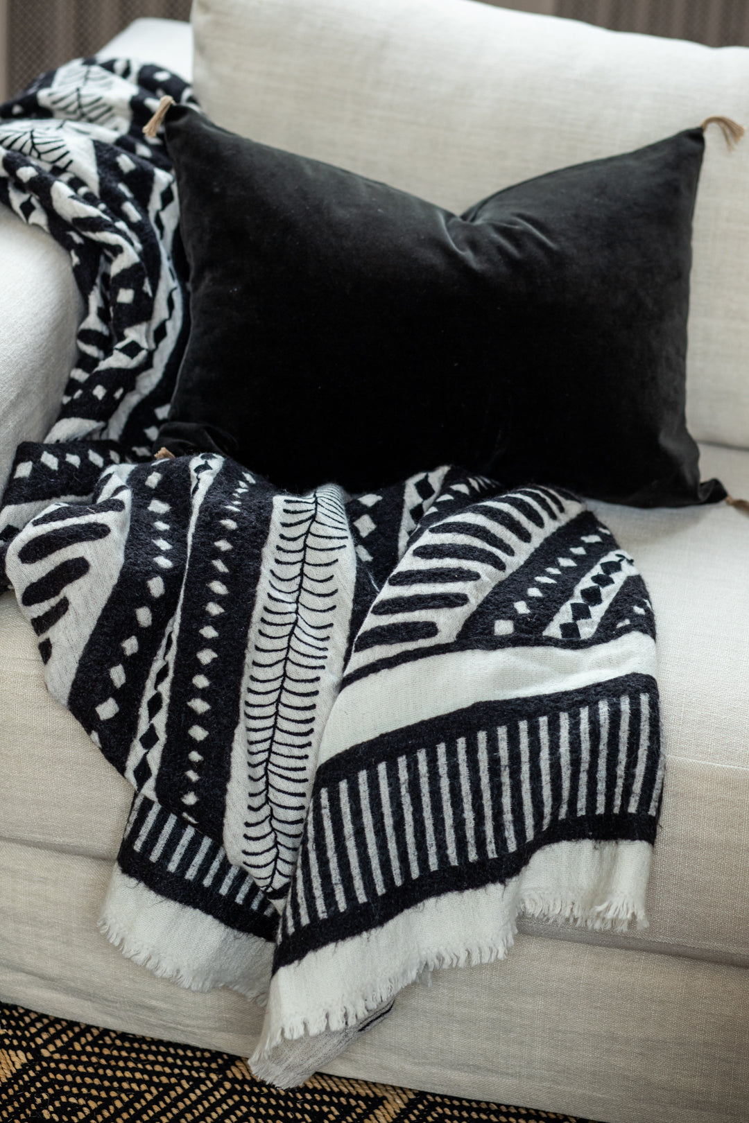 Housse de coussin Velours lavé coloris carbone