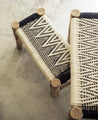 Banc ou bout de lit tressé noir et blanc pour votre chambre