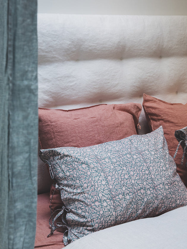 Tête de lit Adar pour apporter de l'élégance dans votre chambre