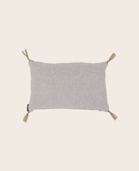 Cushion filled with spelt