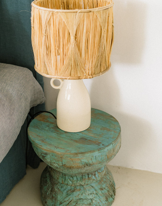 Luminaire : lampe à poser avec abat-jour en bambou pour une décoration originale