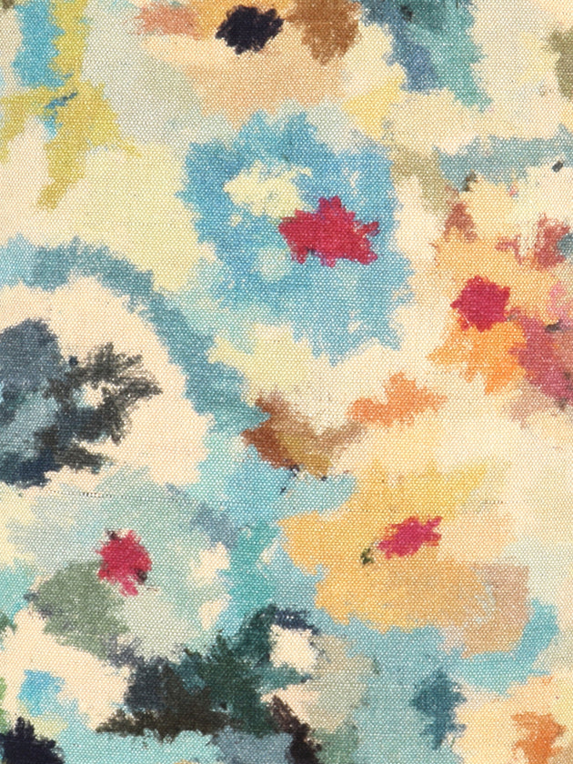 Détail du motif de la housse de coussin imprimée Fiore