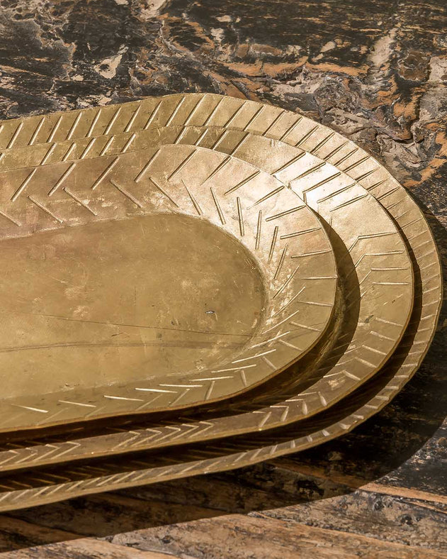 Set de 3 plateaux Dana en laiton massif doré et leur motif gravés à la main