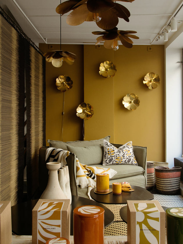 Luminaires muraux dorés en forme de fleur