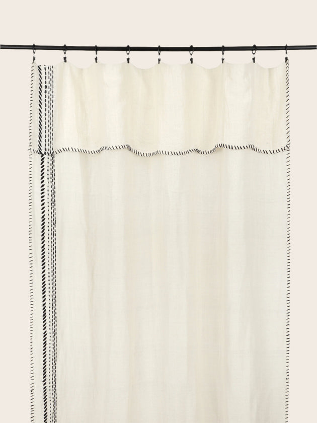 Rideau Segaya en coton brodé à la main, bambou et lin de 140x300 cm