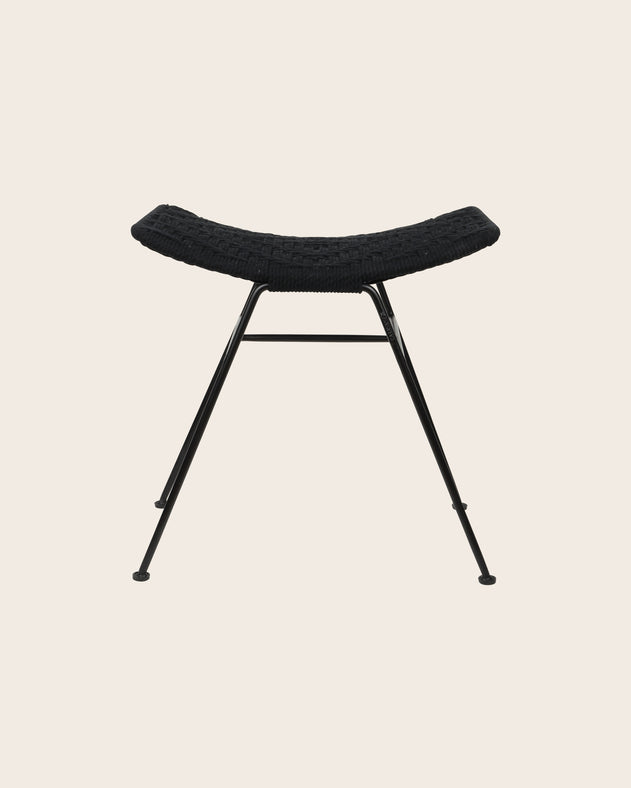 Tabouret Murgi losange en coton couleur charcoal et sa structure en fer.