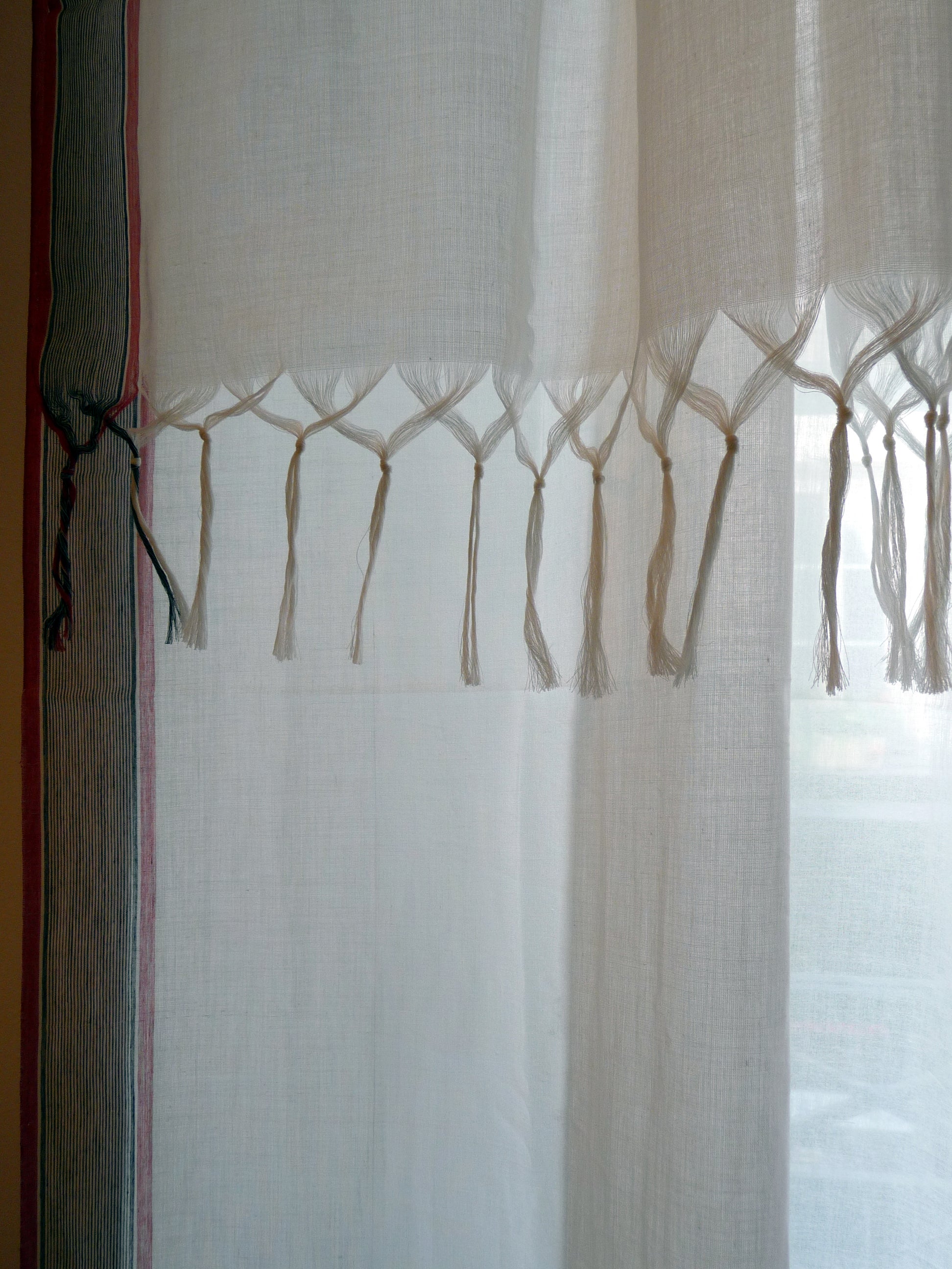 Sivi Curtain