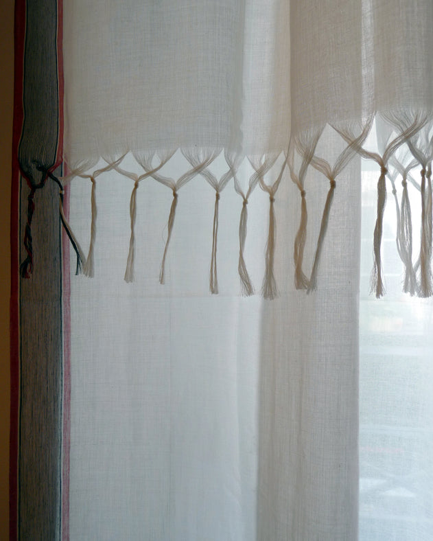 Sivi Curtain