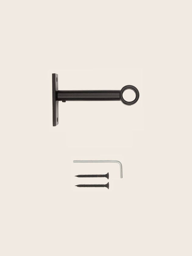 Accessoires simples pour fixer votre tringle à rideaux Ida au mur