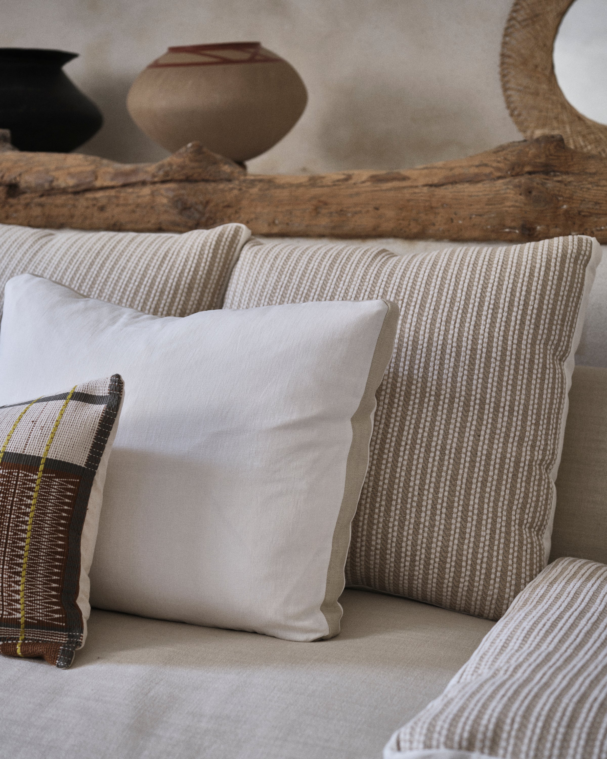 Tissu Phylo en jute et coton utilisé sur des housses de coussin pour canapé