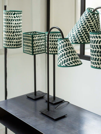 Luminaires de bureau : lampe à poser avec des motifs végétales 