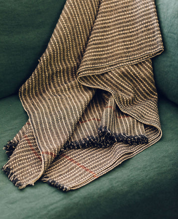 Plaid Herringo en coton à chevrons couleur encre et blanc